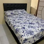 Microcasa Agradavel Com Garagem